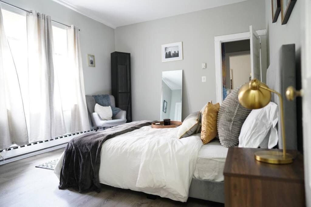 Apartment Stylish 1br Unit W/free Parking-walk To Metro